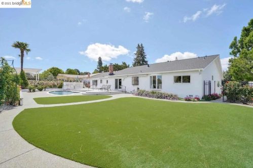 23 Kirkwood Ct, Concord CA  94521-1427 exterior