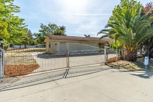 14450 Center Ave, San Martin, CA 95046-9746