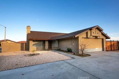 758 Avenue, Lancaster, CA 93534-7428