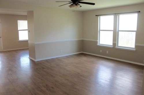 134 Churchill Downs, Uhland TX  78640-5240 exterior