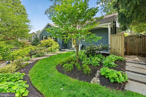 8615 Mayfair Pl, Silver Spring, MD 20910-4303