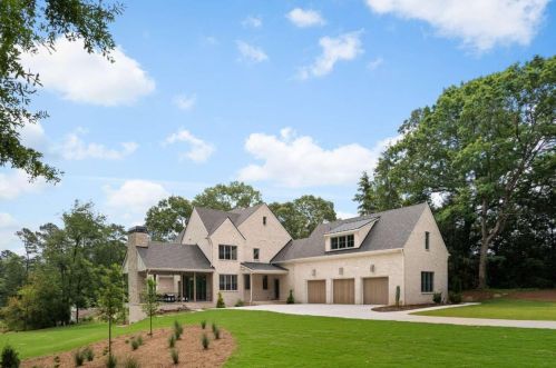 921 Heards Ferry Rd, Atlanta GA  30328-4727 exterior