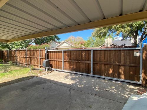 2015 Br Holw Dr, Carrollton TX 75007-1614 exterior