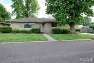 4 David St, Pekin, IL 61554-2051