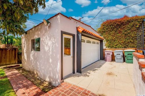 1151 Cedar St, Glendale CA  91207-1728 exterior