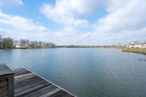 8633 Crown Pt, Hackett, AR 72937-4110