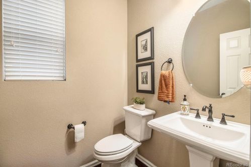 7351 Old Hammer Way, Aurora CO  80016-6115 exterior