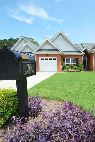 1016 Grey Oaks Ln, Chattanooga, TN 37421-4366