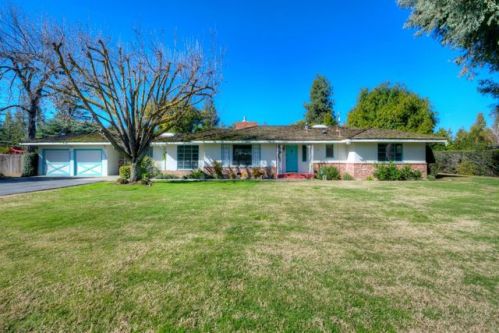1920 Country Club Ln, Fresno, CA 93727-6125