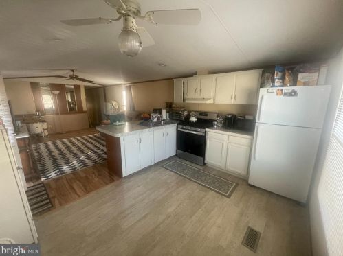 738 Nancy Ln, Lancaster, PA 17601-5823