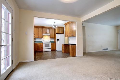 928 Scranton St, Denver CO  80011-6404 exterior