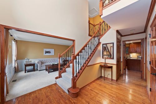 2719 Seiler Dr, Naperville, IL 60565-4372