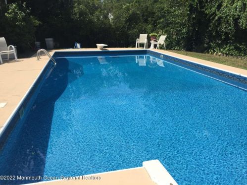 1105 Old Drift Rd, Point Pleasant Beach, NJ 08742-3754