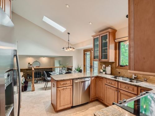 16572 Crestline Pl, Aurora CO 80015-4308 exterior