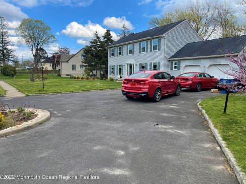 95 Oak Hill Rd, Middletown NJ 07748 exterior