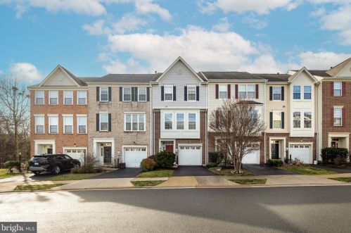14247 Legend Glen Ct, Gainesville, VA 20155-1494