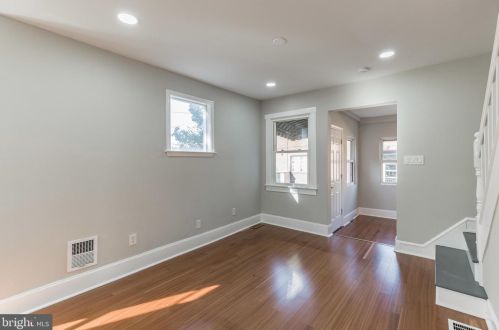 210 Cooper Ave, Camden, NJ 08107-2108