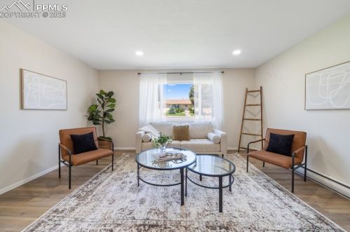 2040 Oakwood Ln, Pueblo CO  81005-2531 exterior