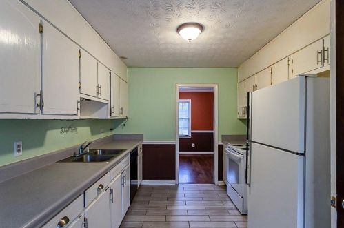 1151 Vermillion Cir, Marietta, GA 30060-6171