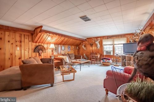 221 Clearview Rd, Hanover PA 17331-1311 exterior