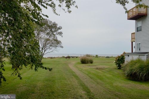 4907 Mariners Dr, Shady Side MD 20764-9752 exterior