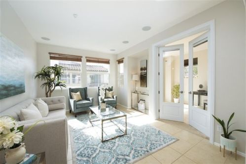 4026 Peninsula Dr, Carlsbad, CA 92010-5564