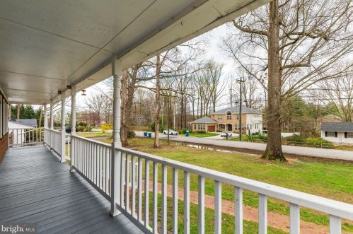 6616 Keene Dr, Springfield VA  22152-2508 exterior