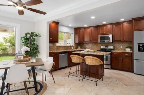 4091 Germainder Way, Irvine CA  92612-2106 exterior