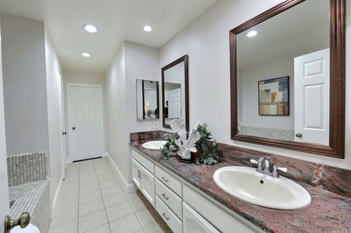 72 Cape Cod, Irvine CA  92620-2711 exterior