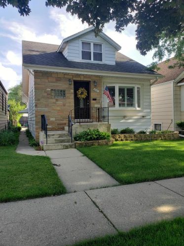 8727 Belden Ave, River Grove, IL 60171-1825