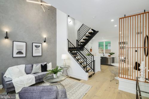 1620 Kater St, Philadelphia, PA 19146-1538