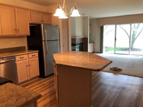 3039 Crystal Rock Rd, Naperville IL  60564-8144 exterior