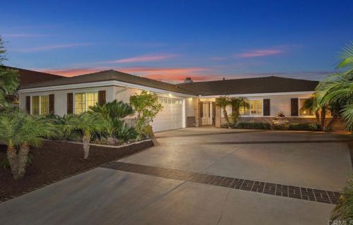 7601 Primavera Way, Carlsbad, CA 92009-8237