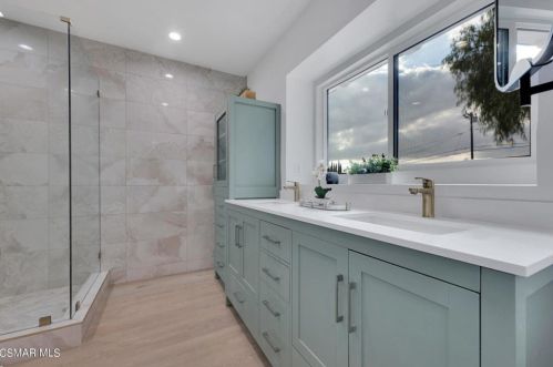 3096 Reservoir Dr, Simi Valley CA  93065-1001 exterior