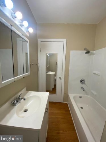 342 Hillcrest Ave, Trenton NJ  08618-2510 exterior