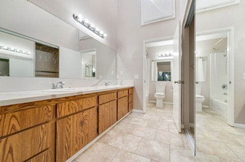 124 Lakepines, Irvine CA  92620-1924 exterior