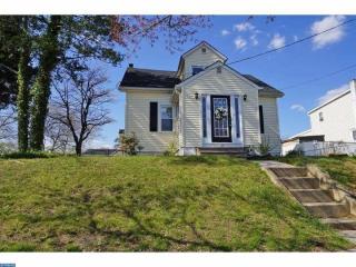 39 3rd Ave, Runnemede, NJ 08078-1112