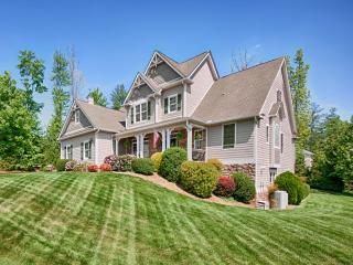 5 King View Dr, Fletcher, NC 28732-7813