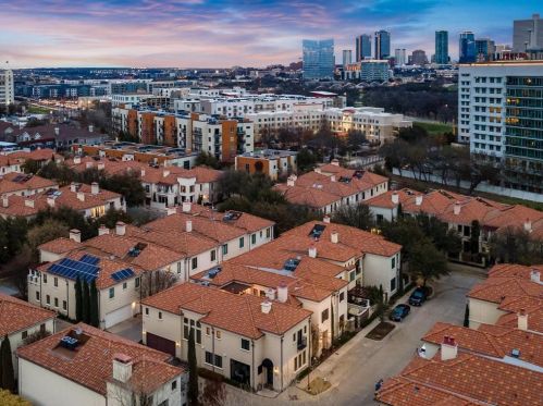 2712 Miro Ct, Fort Worth, TX 76107-3072