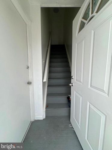 8128 Ditman St, Philadelphia PA 19136-2813 exterior