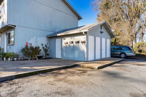 190 Barbara Ln, Willits, CA 95490-3964