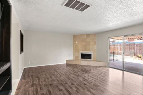 3361 Norfolk Dr, Riverside CA  92503-5146 exterior