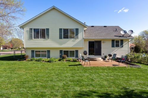 9063 Glacier Rd, Saint Paul MN  55125-3467 exterior