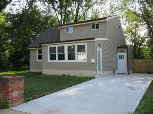 152 Inman Ave, Avenel, NJ 07001-1510
