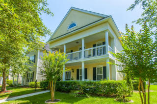 81 Creekside Dr, Summerville, SC 29485-8193