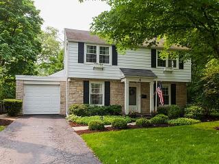 6 Salem Cir, Evanston, IL 60203-1216