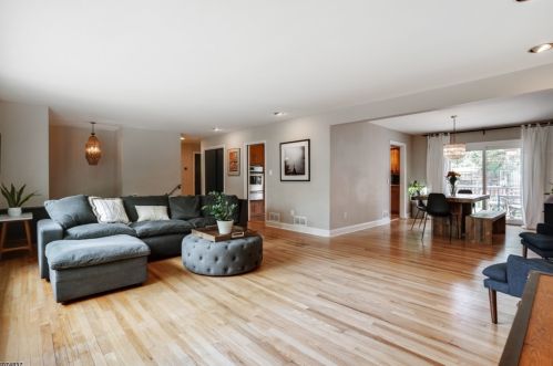 3 Rock Spring Rd, Town Center, NJ 07052-3006