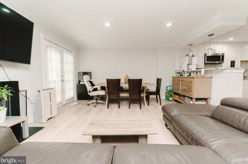 5703 Oakshore Ct, Springfield VA  22015-2250 exterior