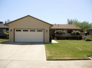 1818 Pine St, Lodi, CA 95242-3147
