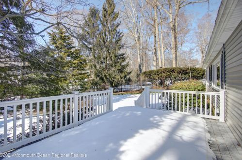 9 Fox Hill Rd, Middletown NJ exterior